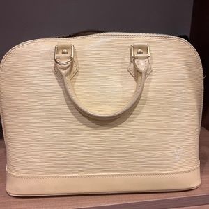 Vintage Louis Vuitton Purse (like new!